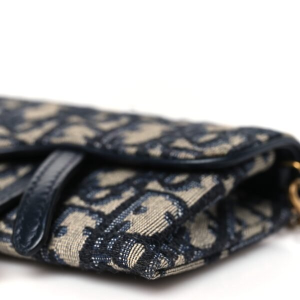 e84e2e8e4c8b153fa6eec936c7b7682c.jpg Oblique Nano Saddle Chain Pouch Blue