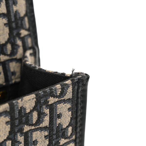 f18bd493671a90f398ed02fdc53d3b2a.jpg Oblique 30 Montaigne Flap Bag Blue